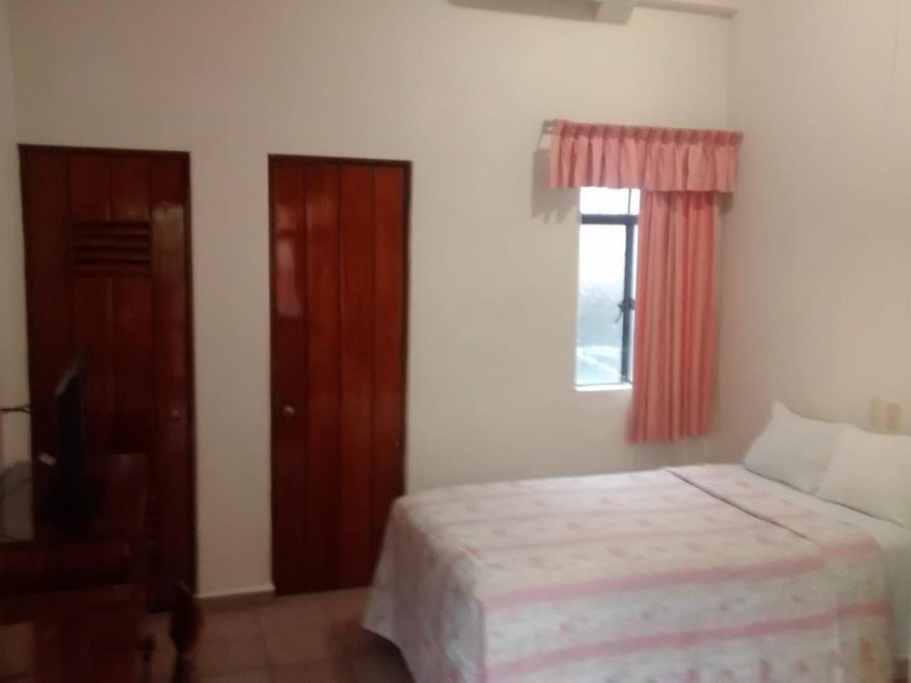 Hotel Posada Del Sol Apatzingán de la Constitución エクステリア 写真